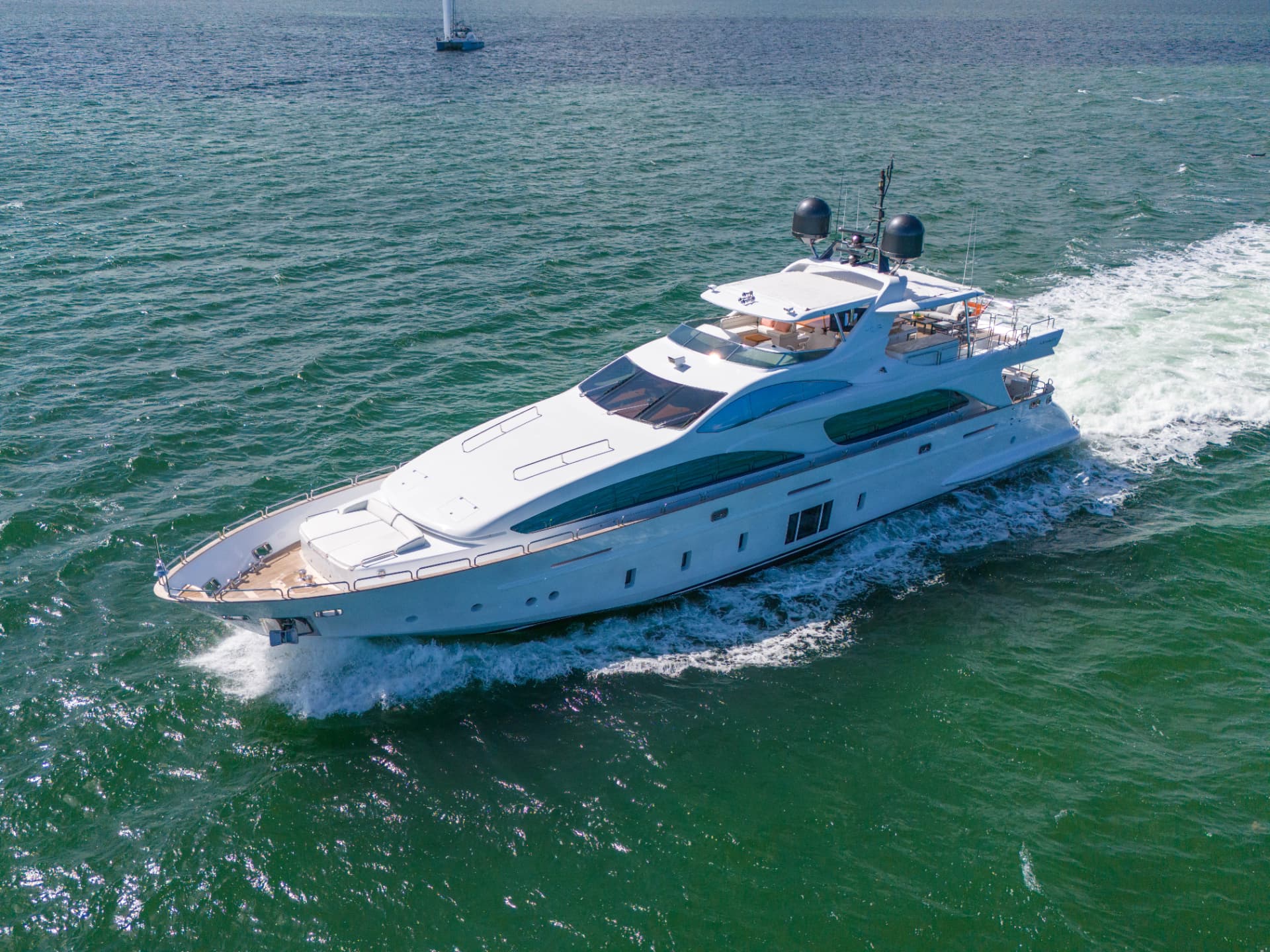 105ft Azimut