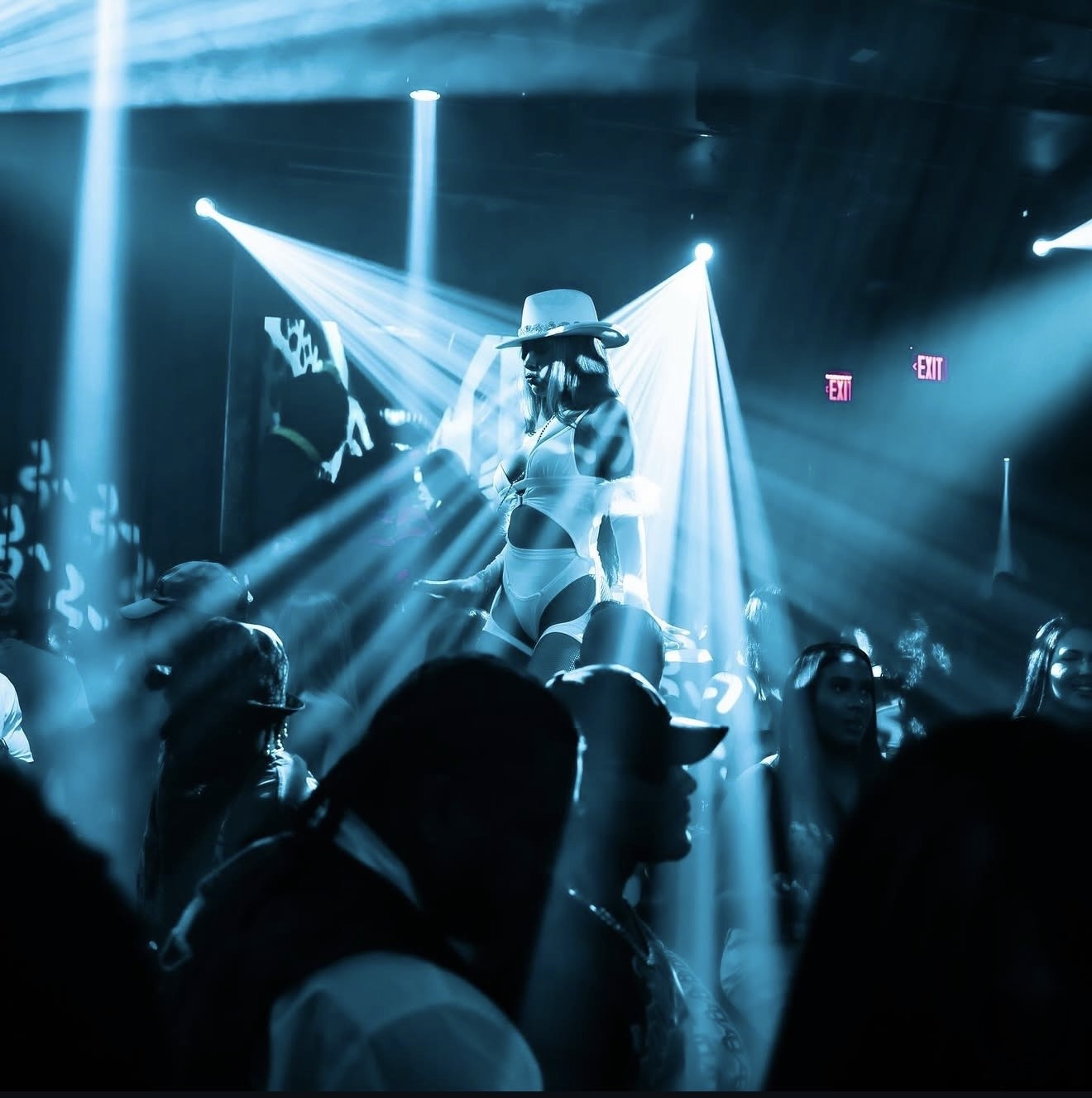 Mona Club